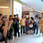 Our Golden Statue attracting crowds at APM.
