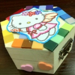 Jewelry box decorated with Hello Kitty.