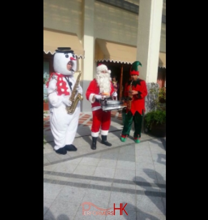 Hong Kong amazing Xmas roving band hired for 109 Repulse bay corporate Christmas event.