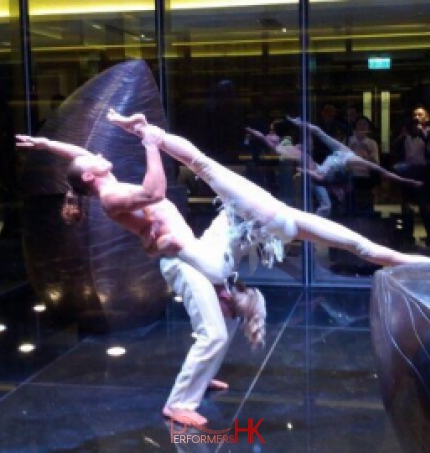 Adage duo in Hong Kong performs at corporate event