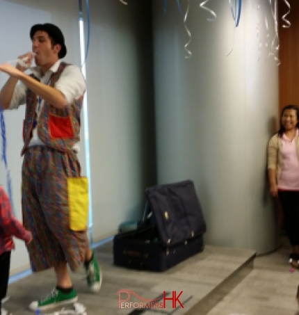 Bain Capital Asia Christmas party balloonist performance