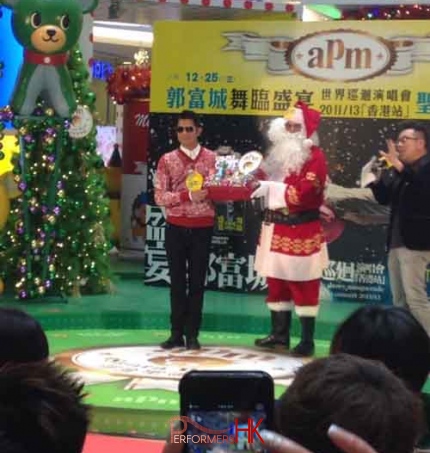 Professional Santa with Hong Kong famous artist  Aaron kwok at his concert media press conference.