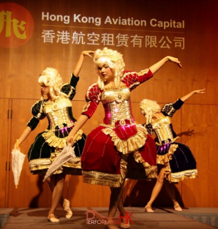 Three Maries Marionette dancer posing before the LED performance start at a corporate event