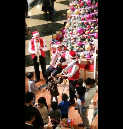 trio musician play at telford plaza in Hong Kong