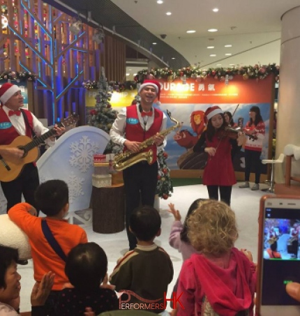musicians playing xmas music in Hong Kong 2015