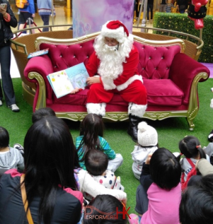 Santa in Hong Kong mall reading a story