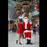 santa davy with santa girl at a mall performance in hong kong