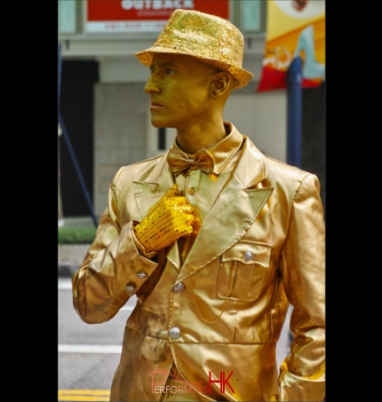 whampoa human statue from performers hk golden human statue