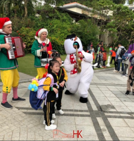 band with 2 elf character in hk repulse bay 