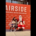 Big Phil Santa @ Airside Mall Kai Tak photo opportunity with mother and her children
